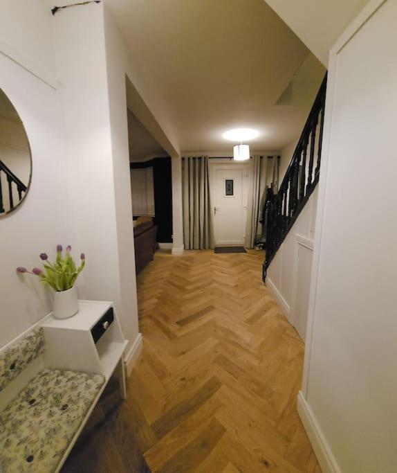 Coast Road Retreat-a Stunning 3 Bed In Hébergement de vacances Larne